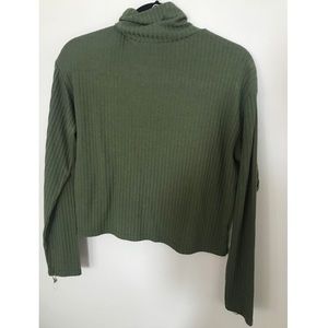 SOLD Green Turtle Neck Long Sleeve Shirt Size: M